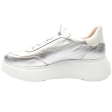 Load image into Gallery viewer, Wonders silver /coral Trainers A3625