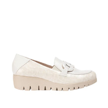 Load image into Gallery viewer, Wonders snake skin Loafers.33330