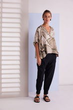 Load image into Gallery viewer, NAYA Grapic Print Short Jacket NPA26309