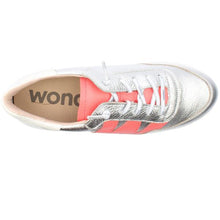 Load image into Gallery viewer, Wonders silver /coral Trainers A3625
