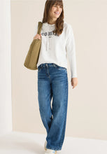 Load image into Gallery viewer, Cecil Coastal Embroidery Hoodie 324539 (white)