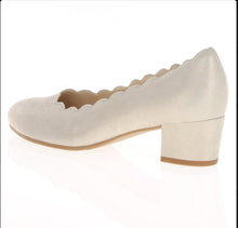 Load image into Gallery viewer, Gabor Beige Shimmer Block Heel 82.221.13