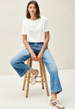 Load image into Gallery viewer, Cecil White Top 323582
