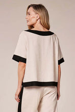 Load image into Gallery viewer, Deck by Decollage Beige and Black Trim Top 12657
