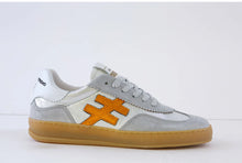 Load image into Gallery viewer, Another Trend Tortola Trainers A032M338
