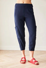 Load image into Gallery viewer, Peruzzi Navy Travel Pocket Trousers S26208
