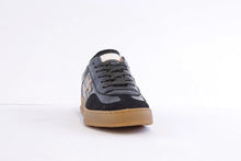 Load image into Gallery viewer, Another Trent Black and Gold Trainers A032.92.05
