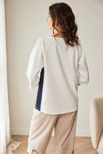 Load image into Gallery viewer, Peruzzi Ecru / Navy contrast top S26171
