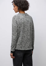 Load image into Gallery viewer, Street one sweater 324170.
