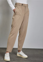 Load image into Gallery viewer, Street one tapered leg trousers 378783
