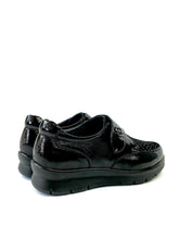 Load image into Gallery viewer, G Comfort Ladies Black Patent Velcro Shoes P-8261  Schwarz Fantasy
