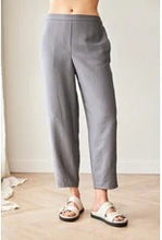 Load image into Gallery viewer, Peruzzi barrel trousers s26406
