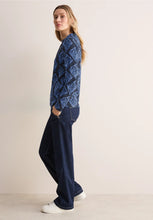 Load image into Gallery viewer, Cecil funnel neck top 322621
