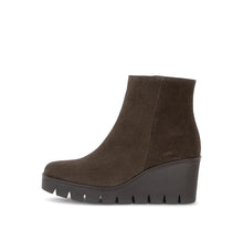 Load image into Gallery viewer, Gabor Brown Suede Boot 8045.01.006
