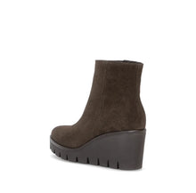 Load image into Gallery viewer, Gabor Brown Suede Boot 8045.01.006
