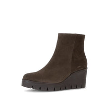 Load image into Gallery viewer, Gabor Brown Suede Boot 8045.01.006
