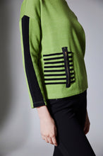 Load image into Gallery viewer, Peruzzi Stripe Pocket Knit W25183
