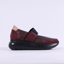 Load image into Gallery viewer, Wonders strap shoes (Burgandy) A-4011
