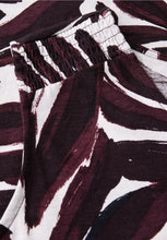 Load image into Gallery viewer, Cecil Sleeveless Top 323700
