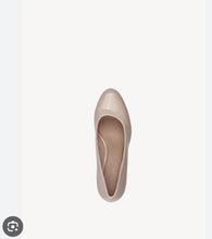 Load image into Gallery viewer, Jana Low Heel  Court Shoe 8-22479-42
