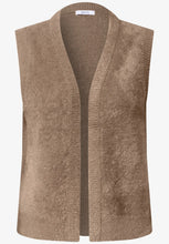Load image into Gallery viewer, Cecil Open Feather Mocha Top 254195
