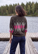 Load image into Gallery viewer, Cecil Feather yarn Sweater 304172
