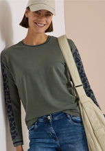 Load image into Gallery viewer, Cecil Top With Leopard Print Detail 325688
