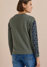 Load image into Gallery viewer, Cecil Top With Leopard Print Detail 325688
