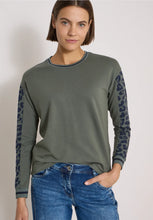 Load image into Gallery viewer, Cecil Top With Leopard Print Detail 325688
