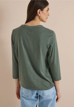 Load image into Gallery viewer, Cecil 3/4 Sleeve Split Neck Top 325694
