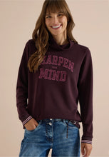 Load image into Gallery viewer, Cecil Berry Red Sweatshirt 325864.
