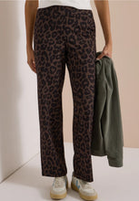 Load image into Gallery viewer, Cecil Leopard Print Trousers 380946
