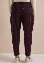 Load image into Gallery viewer, Cecil Wine Barrel Leg Jeans 381490
