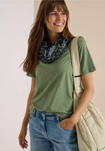 Load image into Gallery viewer, Cecil Leopard Print Loop Scarf 573237

