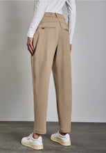 Load image into Gallery viewer, Street one tapered leg trousers 378783
