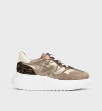 Load image into Gallery viewer, Wonders Taupe and Pale Gold Trainers A-3610
