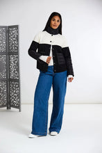 Load image into Gallery viewer, Peruzzi Ecru/Black Jacket W26603
