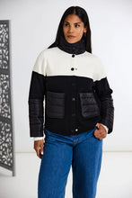 Load image into Gallery viewer, Peruzzi Ecru/Black Jacket W26603
