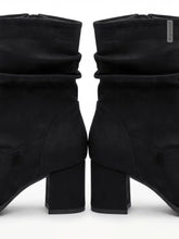 Load image into Gallery viewer, Tamaris black boots 8-85301-47 001
