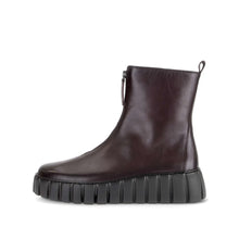 Load image into Gallery viewer, Gabor Platform Burgundy Boot 8016.04.005
