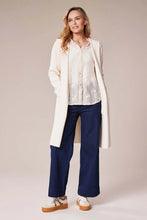 Load image into Gallery viewer, Deck By Decollage Long Cream Knitted Cardigan 6019
