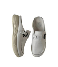 Load image into Gallery viewer, G Comfort White Mules S-8621W
