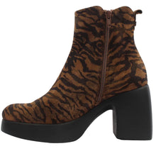 Load image into Gallery viewer, Wonders Women&#39;s Zebra Print Heeled Boot H-4981hg
