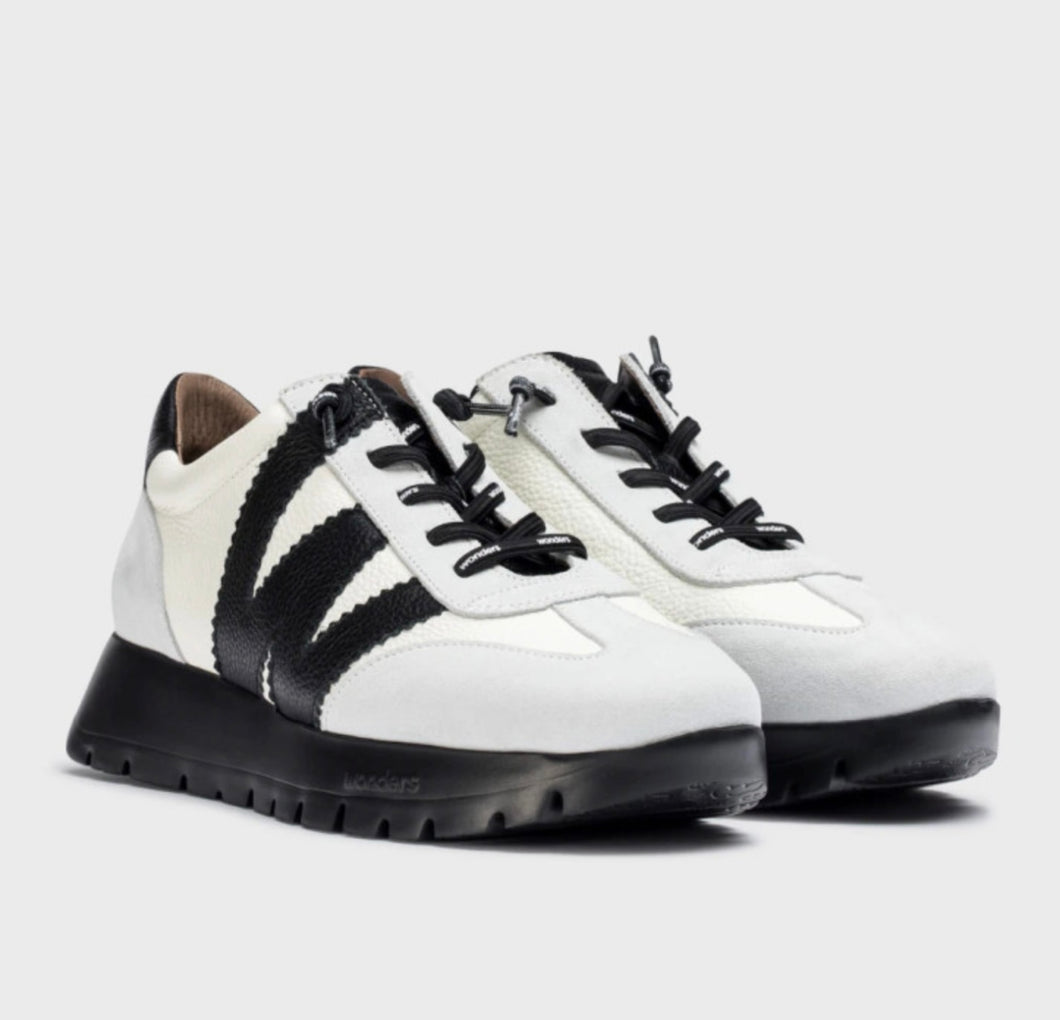 Wonders Black and White Sneakers A-2476