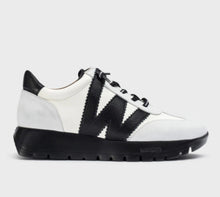 Load image into Gallery viewer, Wonders Black and White Sneakers A-2476
