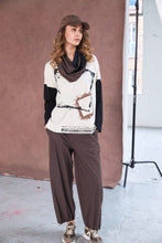Load image into Gallery viewer, Naya Cocoa/Black Loop scarf NAW25113
