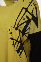 Load image into Gallery viewer, Naya Avacado/Black Placement Front Top
