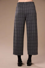 Load image into Gallery viewer, Peruzzi Grid Print Trousers W2610
