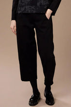Load image into Gallery viewer, Peruzzi Black Slouch Trouser W26505L
