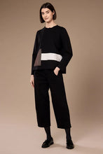 Load image into Gallery viewer, Peruzzi Applique Top W26506
